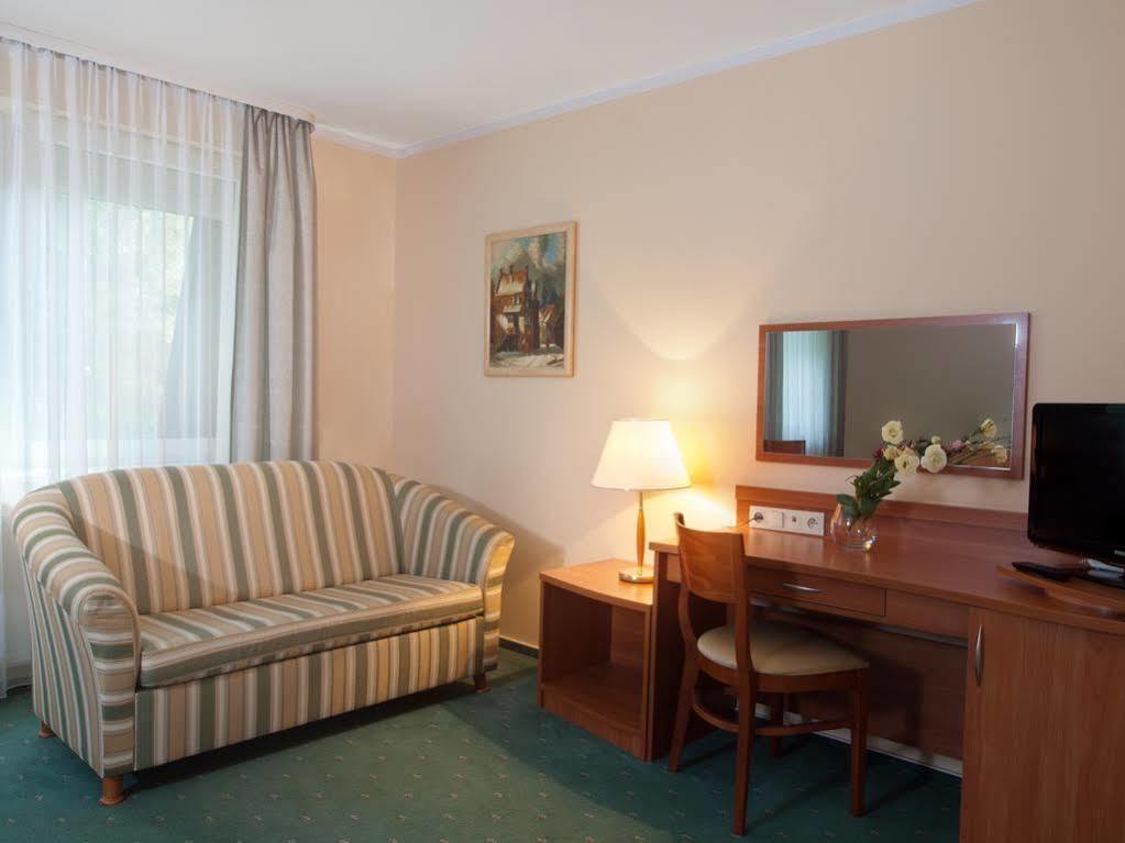 Hotel Feniks Poznan Exterior photo